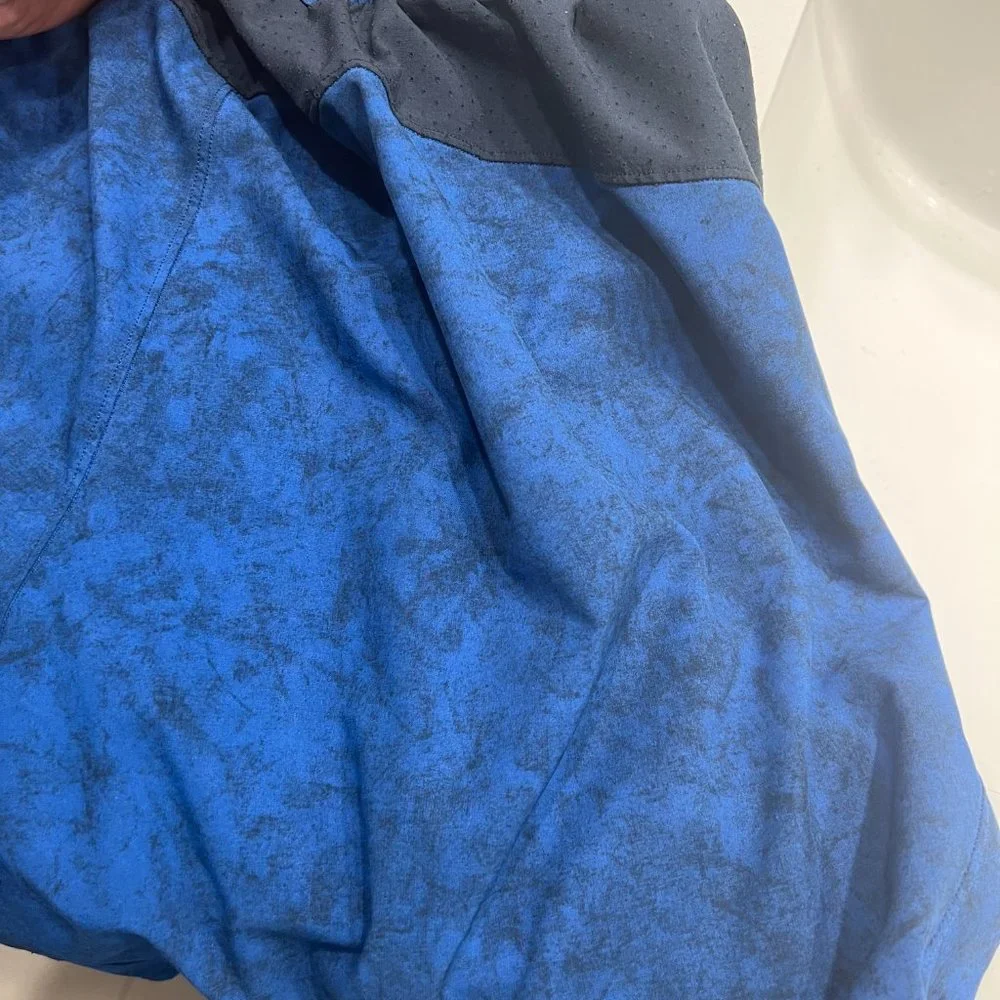 lululemon men's Surge shorts 7" - size Large - Picture 3 of 4